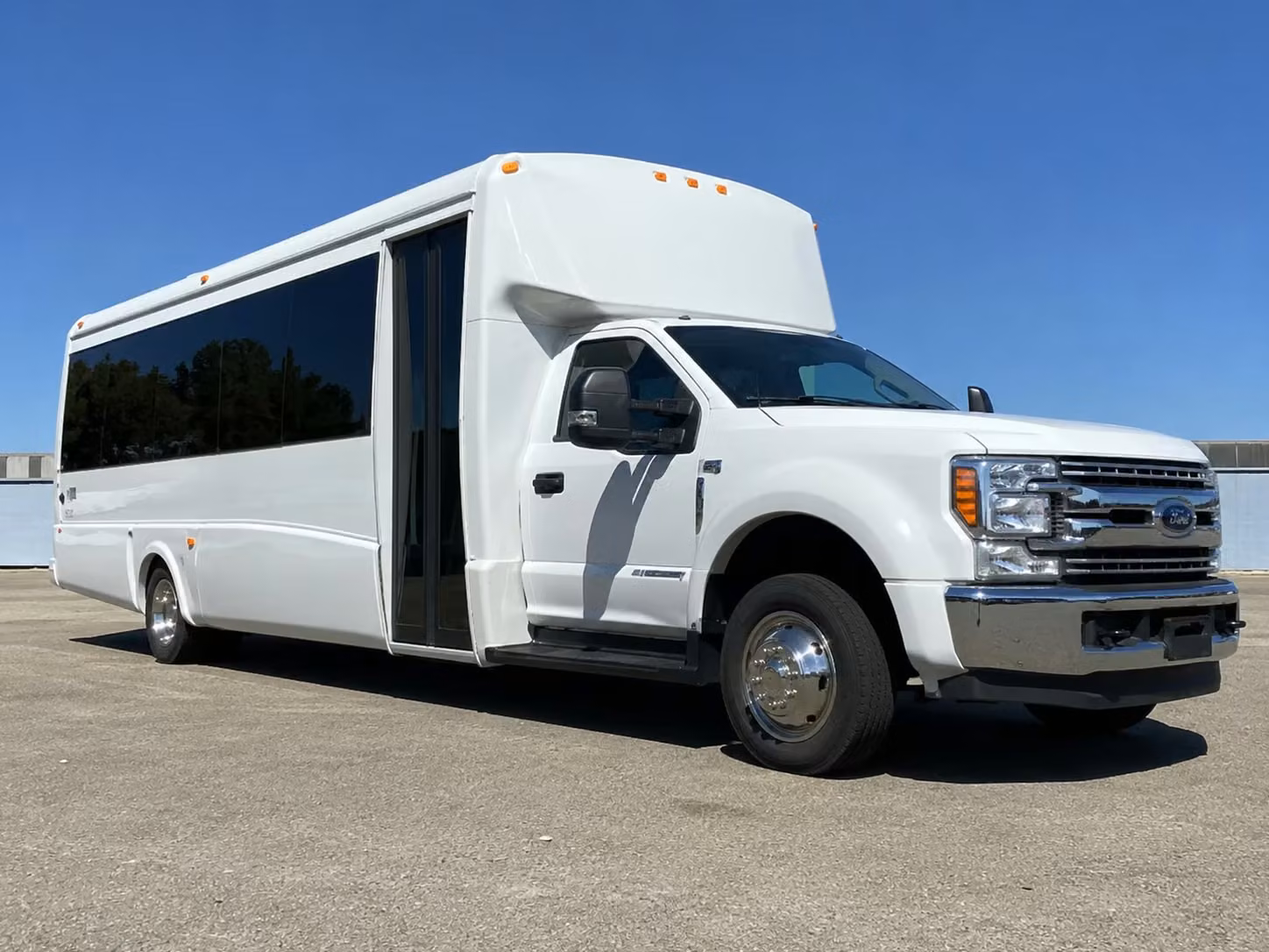 15 passenger minibus