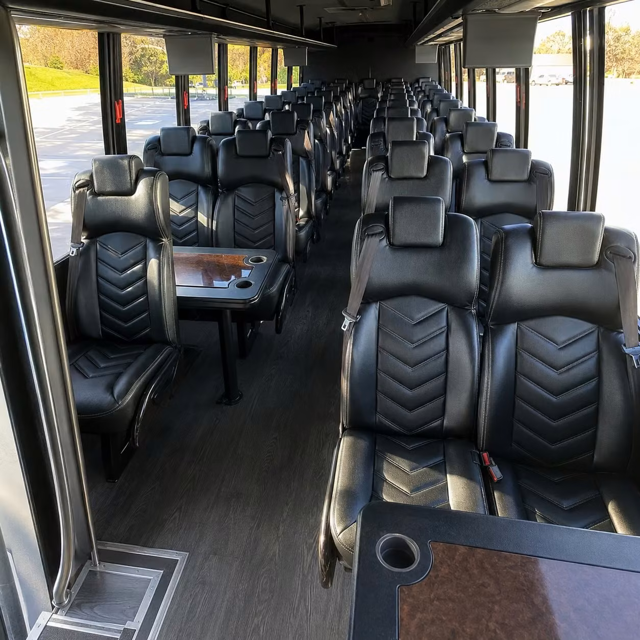lakewood 28 passenger minibus rental
